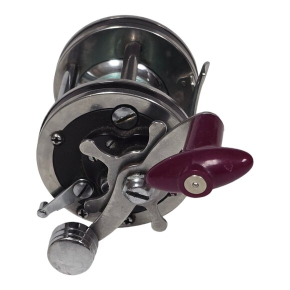 Vintage Bait Casting Reel Made in Japan Collectible Fishing Gear - Picture 7 of 13